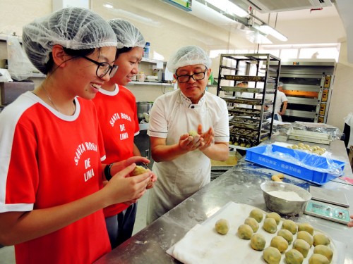 Experience Making Mooncake